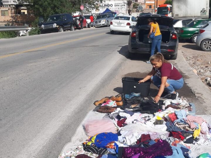Gobierno de la Capital impide la instalación de comerciantes al borde de carretera en Escalerillas.