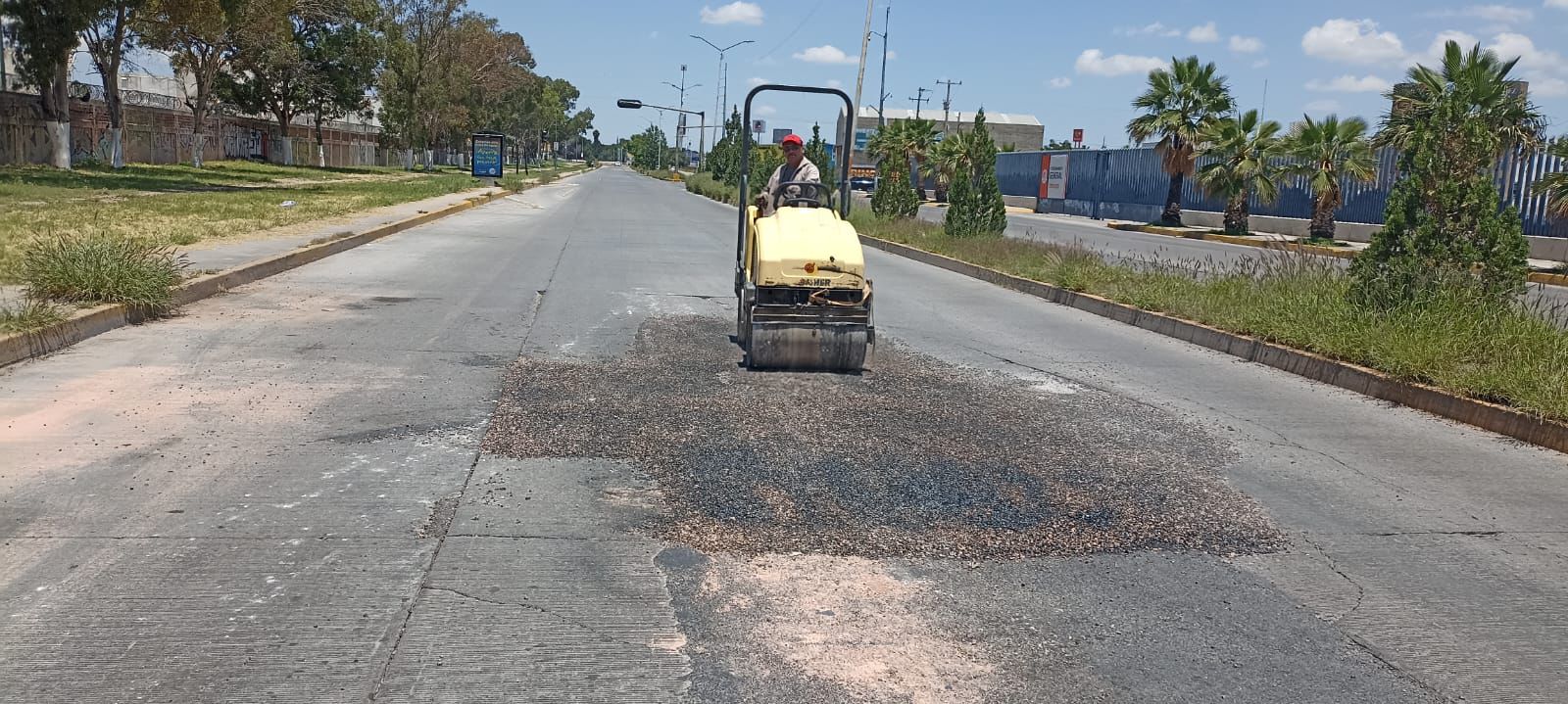 Refuerza el Ayuntamiento trabajos de bacheo emergente, accesibilidad y desazolve ante temporada de lluvias