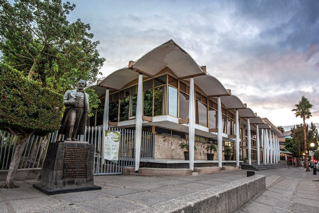 Consejo Técnico Consultivo de la Facultad de Derecho Abogado Ponciano Arriaga Leija designa a suplente en la Dirección