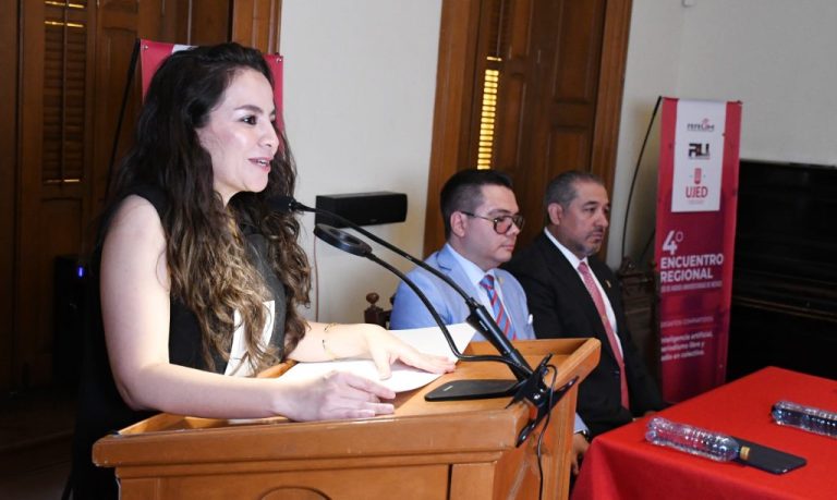 Participa titular de Radio y Televisión Universitaria en encuentro regional de RRUM en Durango